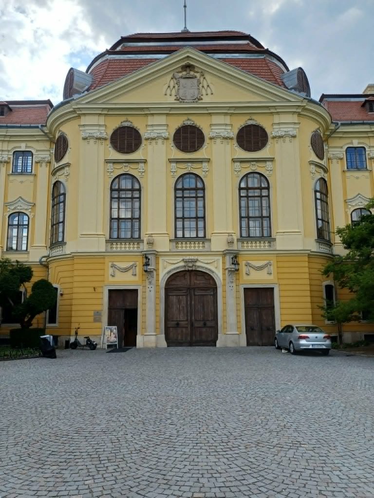 Nagyvárad Római Katolikus Püspöki palota